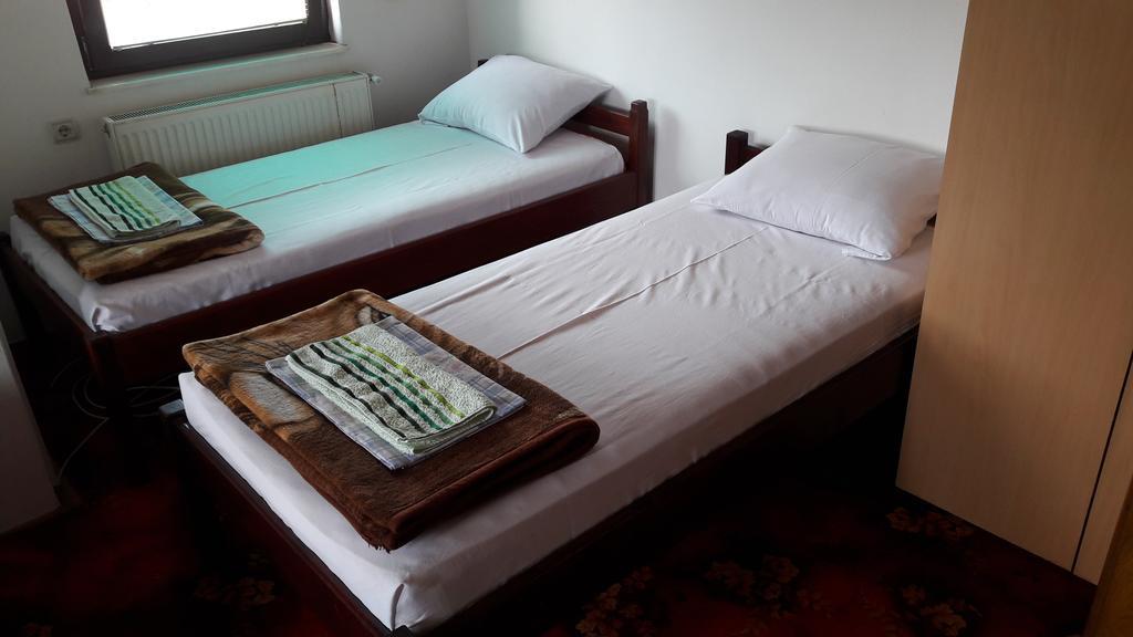 Mico Np Guest House Novi Pazar Eksteriør billede